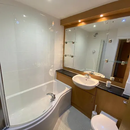 Large 5-Bed City Centre Townhouse With Secure Parking Manchester Exterior photo