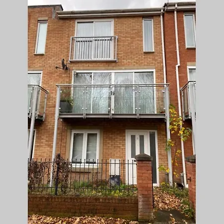 Large 5-Bed City Centre Townhouse With Secure Parking Manchester Exterior photo