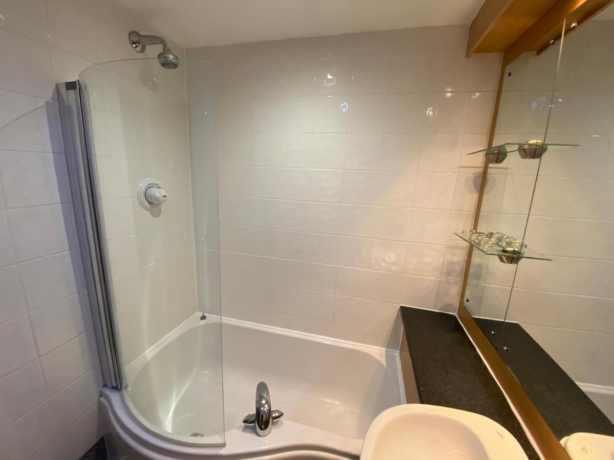 Large 5-bed Centre Townhouse With Secure Parking Holiday home *