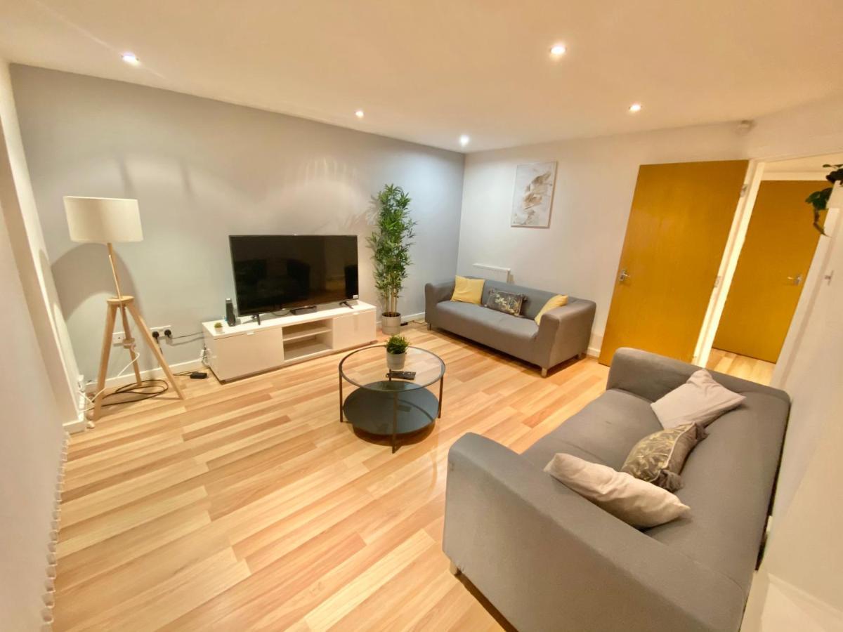 Large 5-bed Centre Townhouse With Secure Parking
